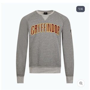 Wizarding World of Harry Potter Sweatshirt - Gryffindor | NWOT